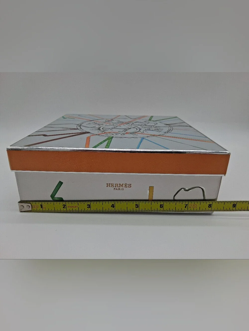 HERMÈS Paris Silver Illustrated Ribbon Motif Presentation Gift Box EUC
